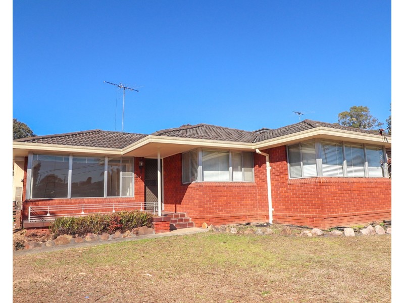 37 Amaroo Avenue, Georges Hall NSW 2198