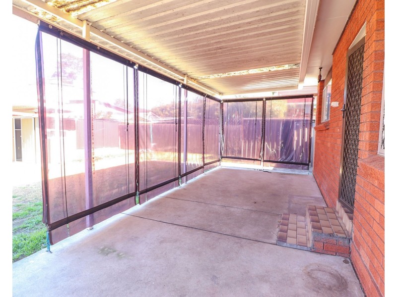 37 Amaroo Avenue, Georges Hall NSW 2198