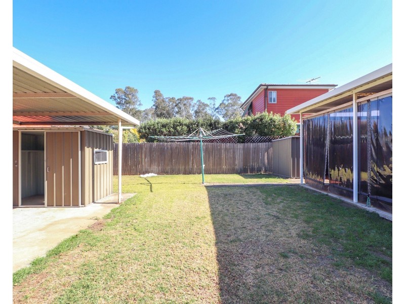 37 Amaroo Avenue, Georges Hall NSW 2198
