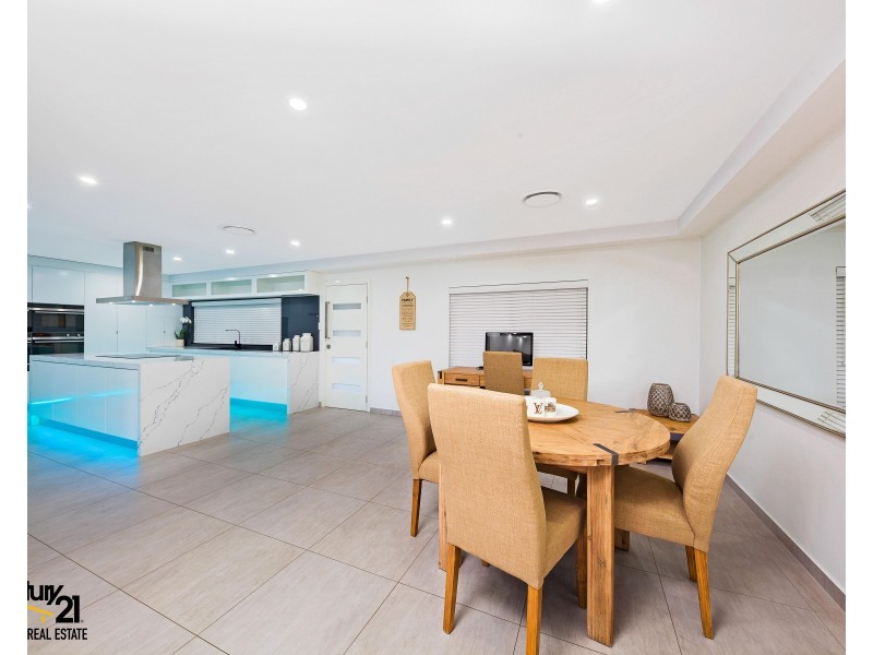 32  Sturt Avenue, Georges Hall NSW 2198