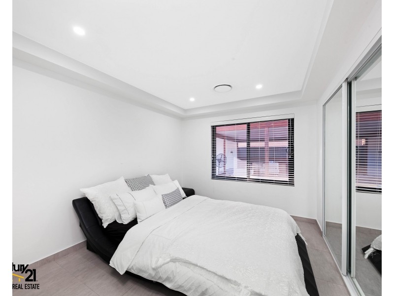 32  Sturt Avenue, Georges Hall NSW 2198