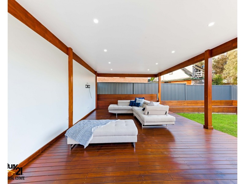 32  Sturt Avenue, Georges Hall NSW 2198