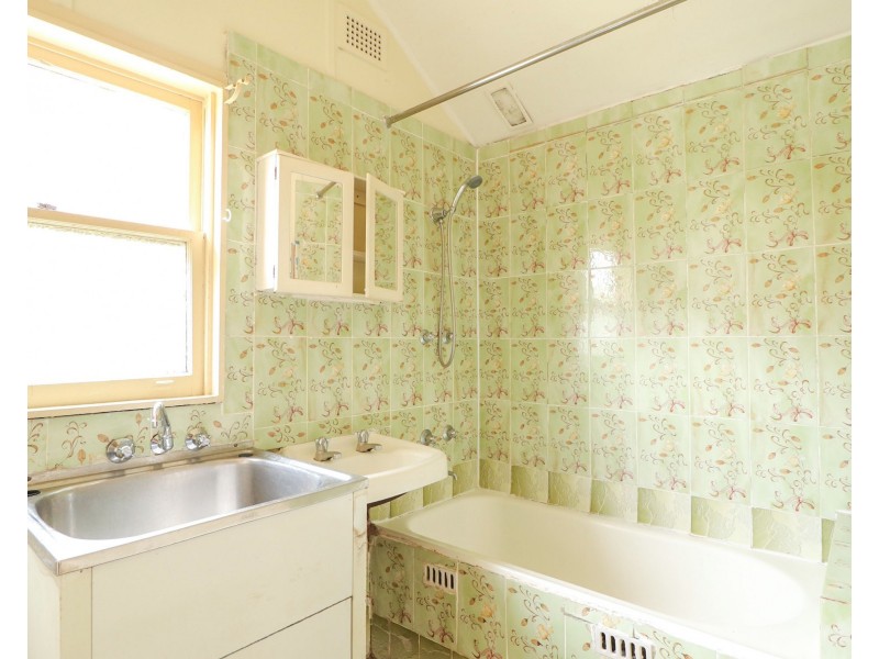 46 Hillcrest Avenue, Greenacre NSW 2190