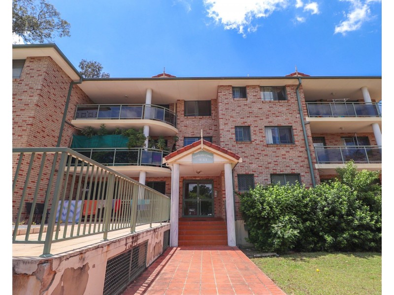 4/9 Cairds Avenue, Bankstown NSW 2200