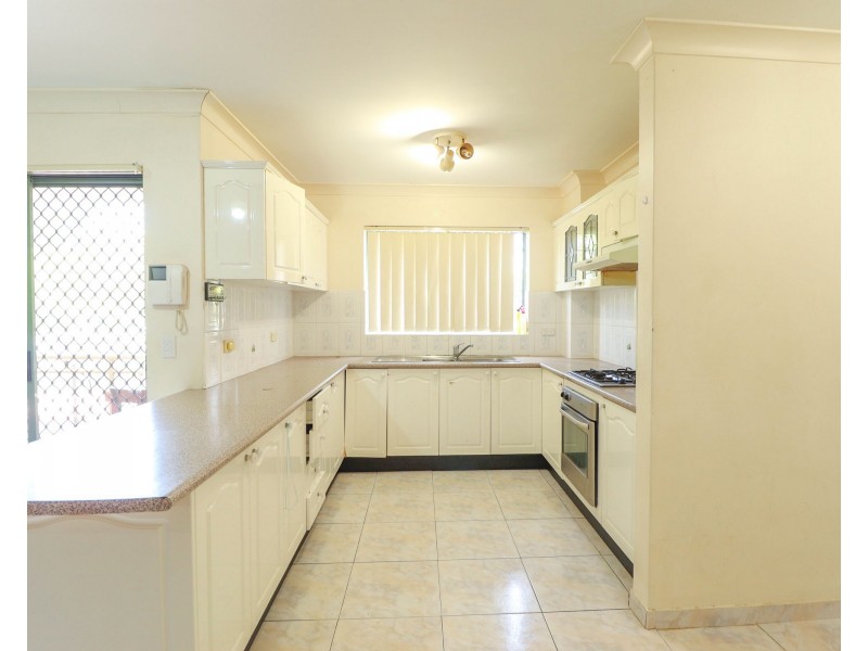 4/9 Cairds Avenue, Bankstown NSW 2200