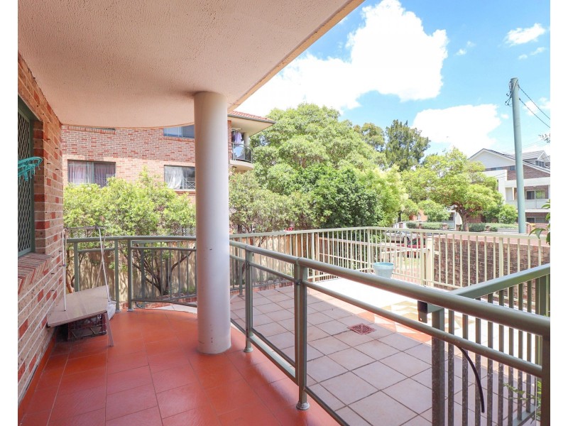 4/9 Cairds Avenue, Bankstown NSW 2200