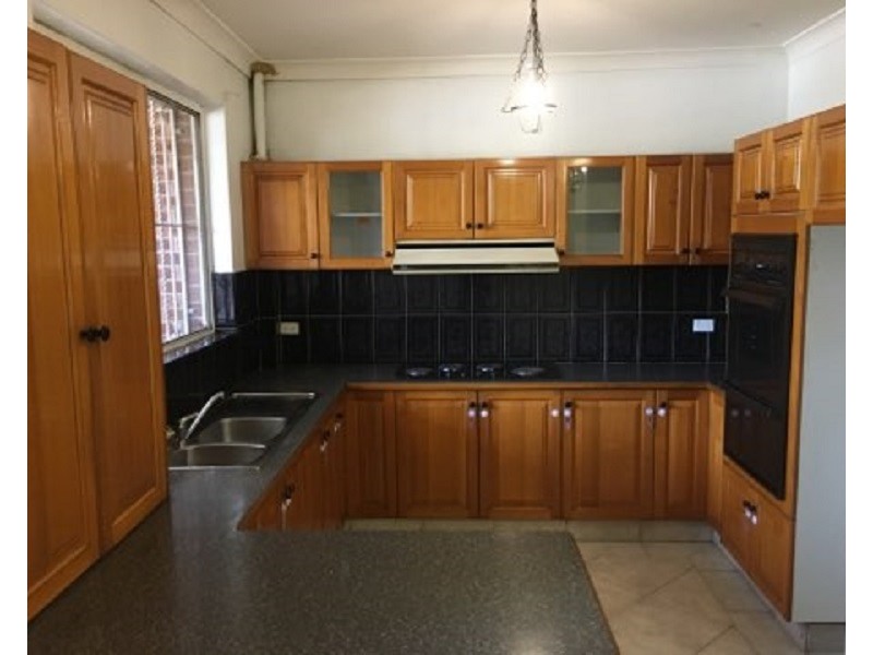 1/5  Eldon Ave, Georges Hall NSW 2198