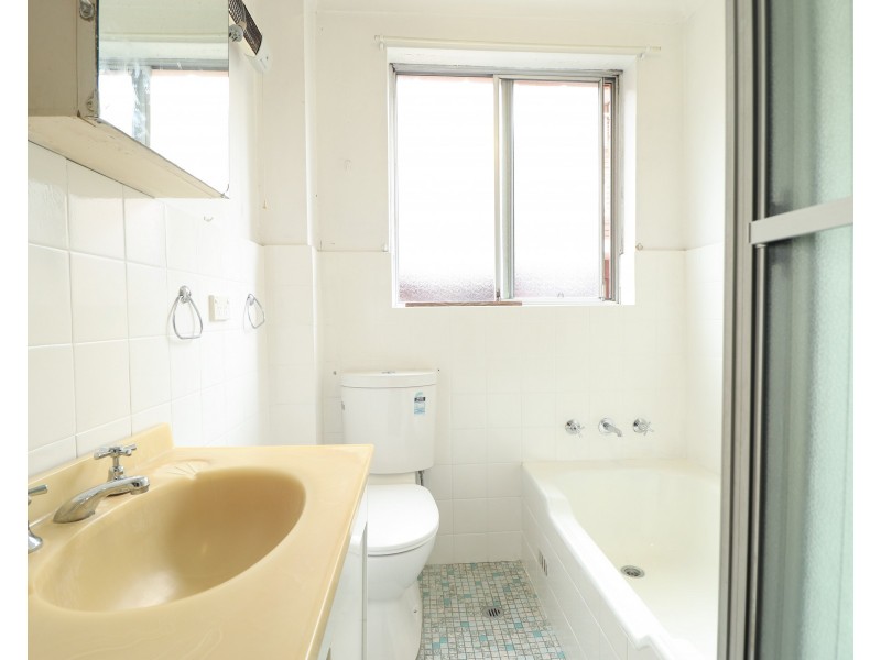 2/52 Arthur Street, Punchbowl NSW 2196