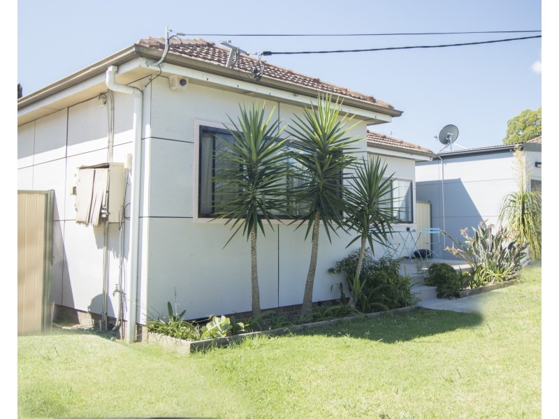 34 Haig Avenue, Georges Hall NSW 2198