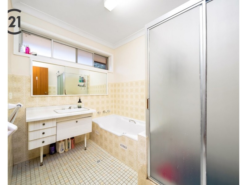 37 Saric Avenue, Georges Hall NSW 2198