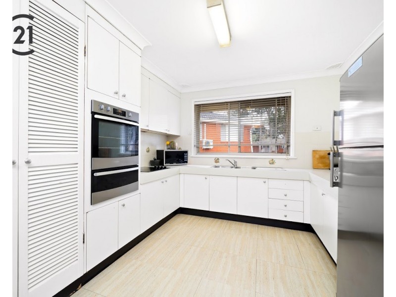 37 Saric Avenue, Georges Hall NSW 2198