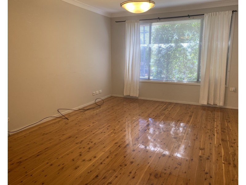 99 Oak Drive, Georges Hall NSW 2198