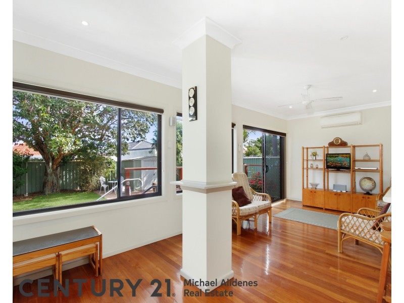 17 Rosebank Avenue, Kingsgrove NSW 2208