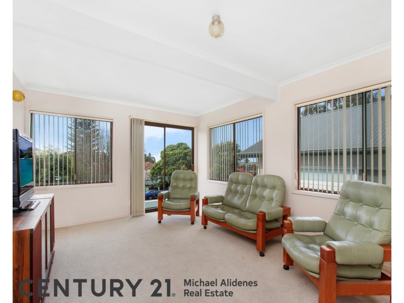 17 Rosebank Avenue, Kingsgrove NSW 2208