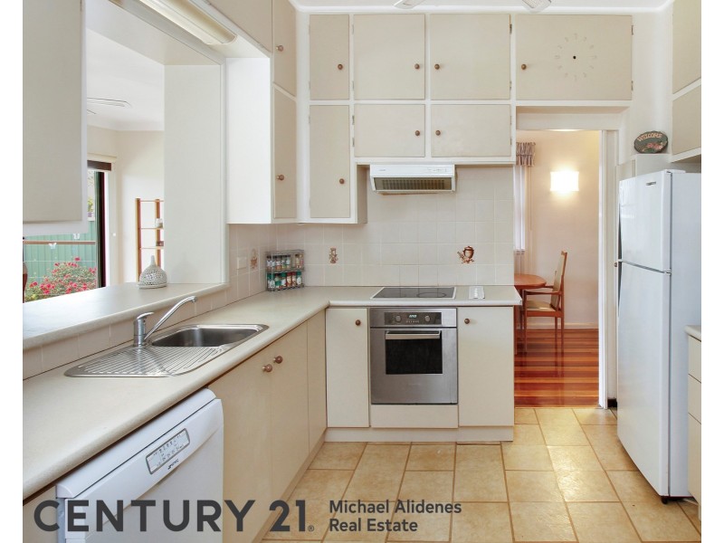 17 Rosebank Avenue, Kingsgrove NSW 2208