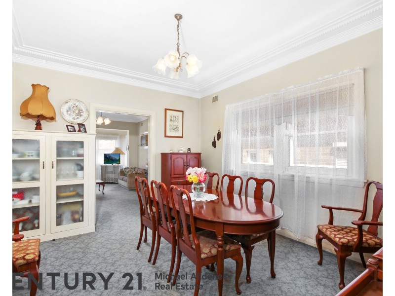 16 Mayfair Crescent, Beverly Hills NSW 2209