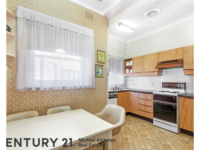 16 Mayfair Crescent, Beverly Hills NSW 2209