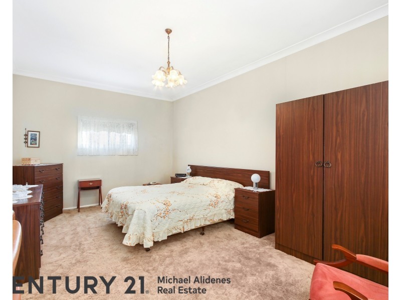 16 Mayfair Crescent, Beverly Hills NSW 2209