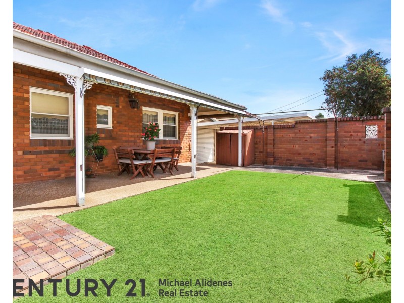 16 Mayfair Crescent, Beverly Hills NSW 2209