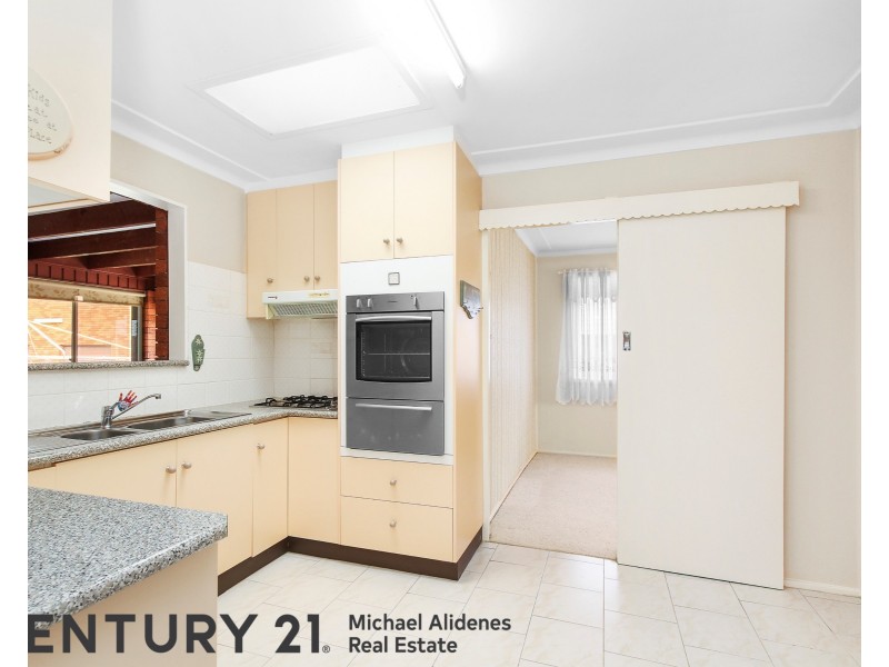 4 Lofts Avenue, Roselands NSW 2196