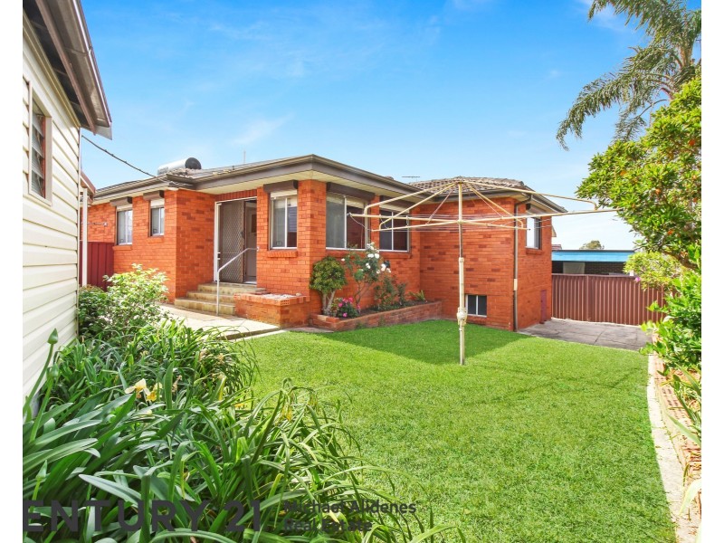 4 Lofts Avenue, Roselands NSW 2196