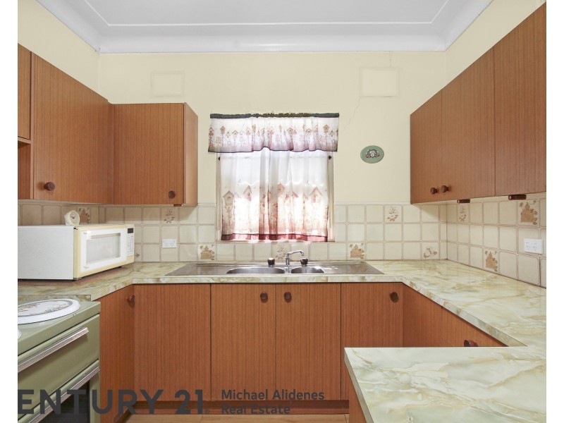 32 Bykool Avenue, Kingsgrove NSW 2208