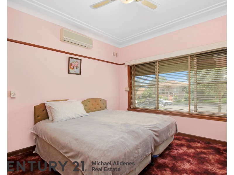 34 Rosebank Avenue, Kingsgrove NSW 2208
