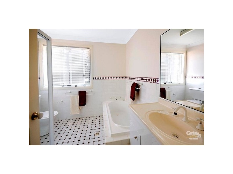 2/7 Northcote Avenue, Caringbah NSW 2229