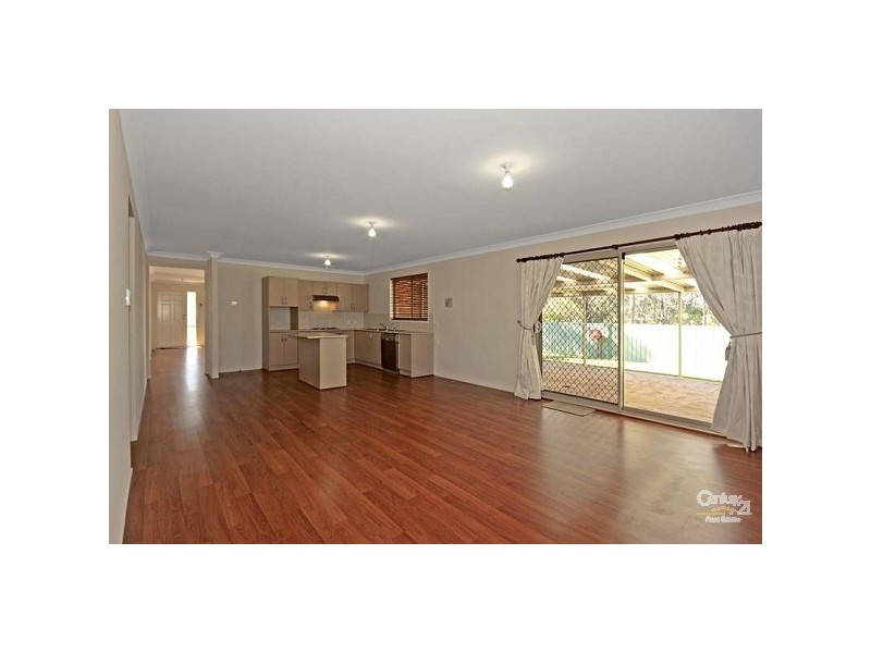 9 Boeing Avenue, Lake Conjola NSW 2539