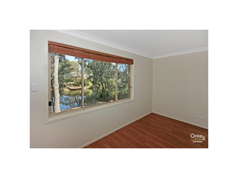 9 Boeing Avenue, Lake Conjola NSW 2539