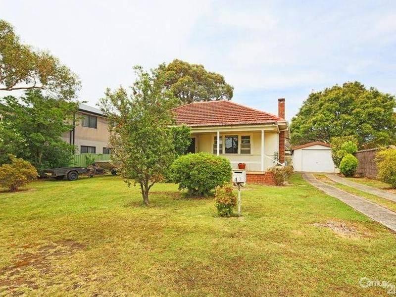 42 Forest Road, Yowie Bay NSW 2228