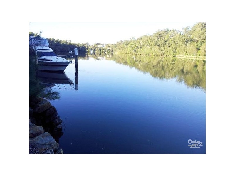 148 St Georges Crescent, Sandy Point NSW 2172