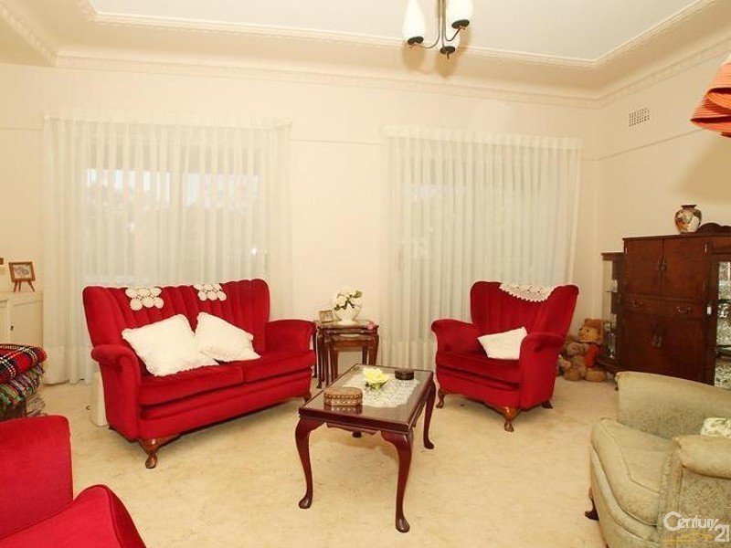 2 Actinotus Avenue, Caringbah South NSW 2229