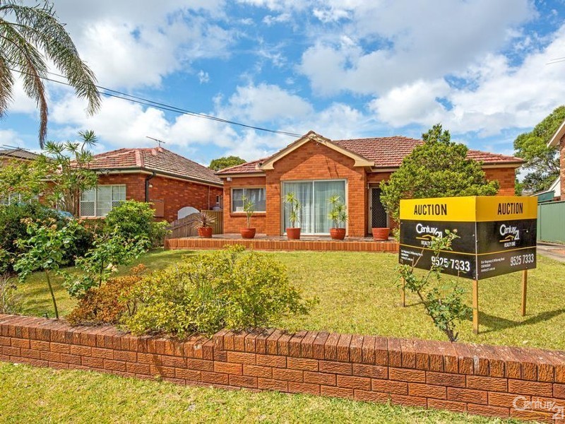 10 Combara Avenue, Caringbah NSW 2229