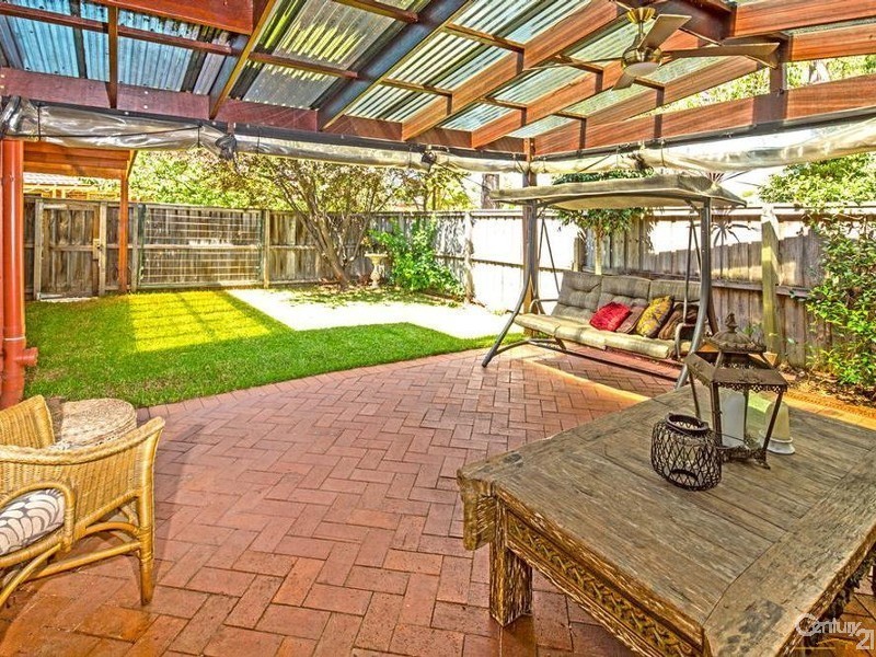 8A Bassett Place, Menai NSW 2234