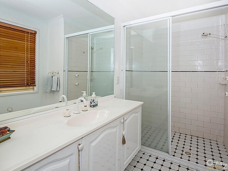 8A Bassett Place, Menai NSW 2234