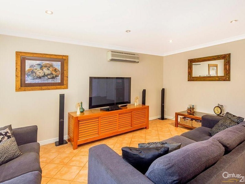 8A Bassett Place, Menai NSW 2234