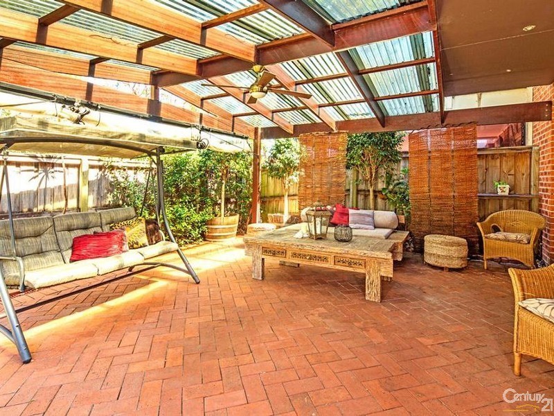 8A Bassett Place, Menai NSW 2234