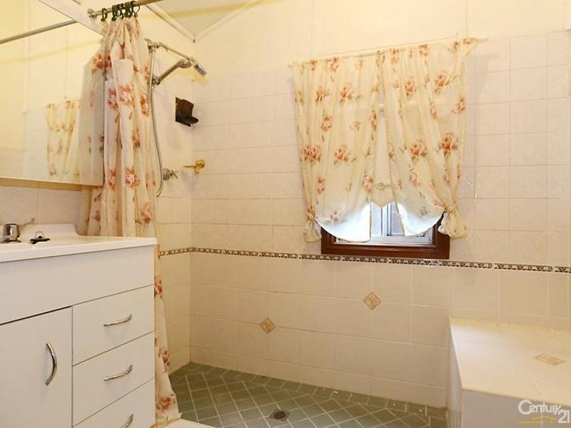 30 Robertson Street, Helensburgh NSW 2508