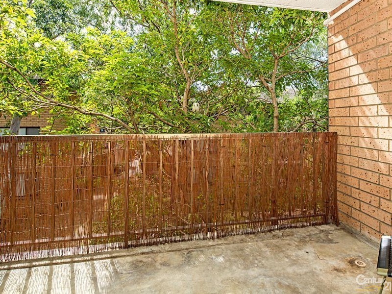 33/131 Oak Road, Kirrawee NSW 2232