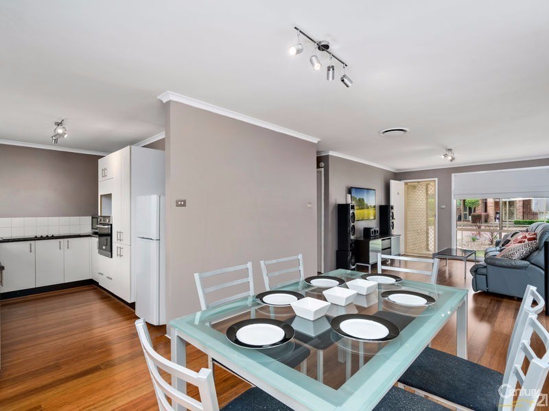 20/11 Owen Jones Row, Menai NSW 2234