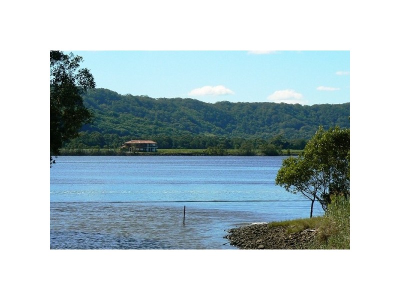 10 MOYLANS LANE, Empire Vale NSW 2478