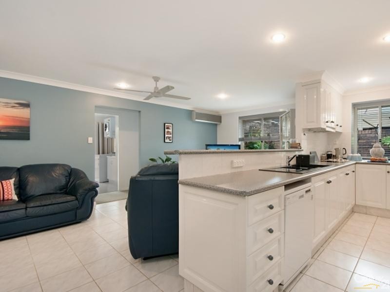 2/2 Patricia Parade, Lennox Head NSW 2478