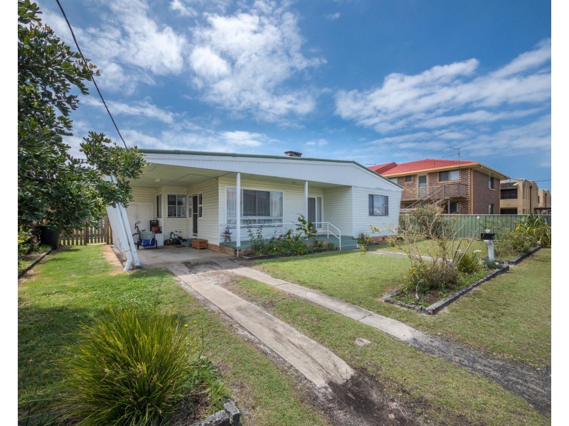 6 Heath Street, Evans Head NSW 2473