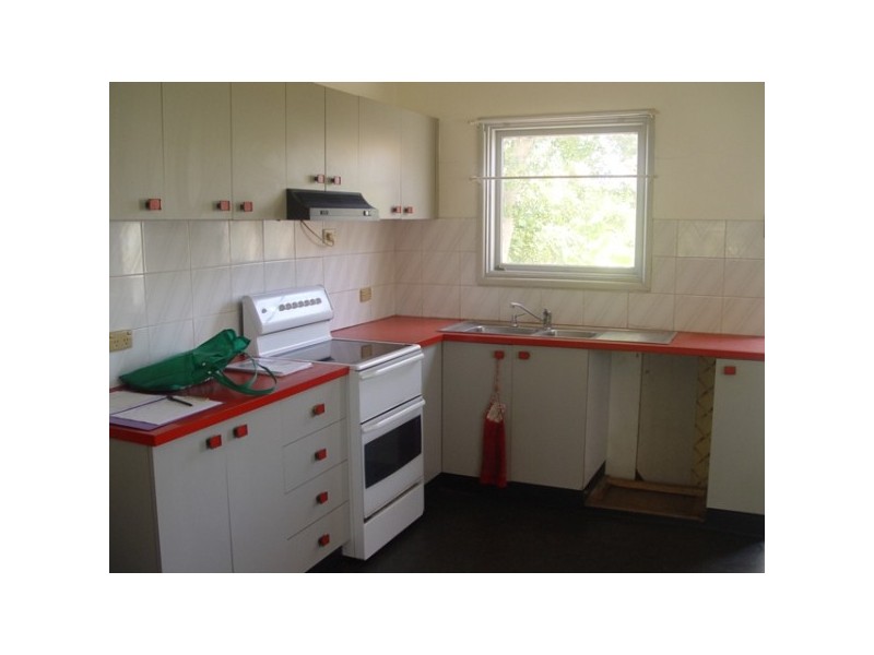 4 HALL PLACE, Guildford NSW 2161