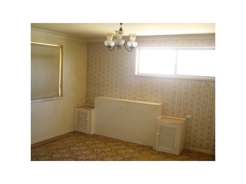 4 HALL PLACE, Guildford NSW 2161