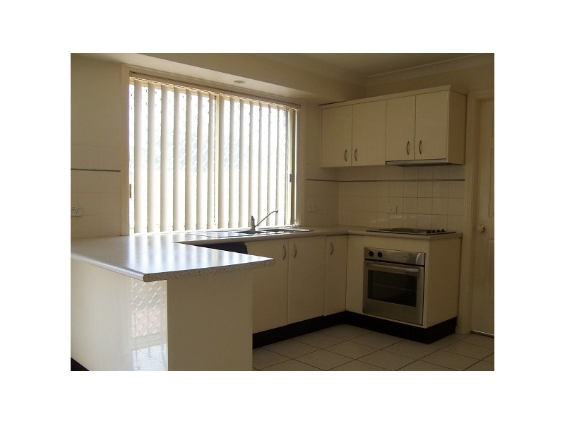 2/73 Eastern Rd, Quakers Hill NSW 2763