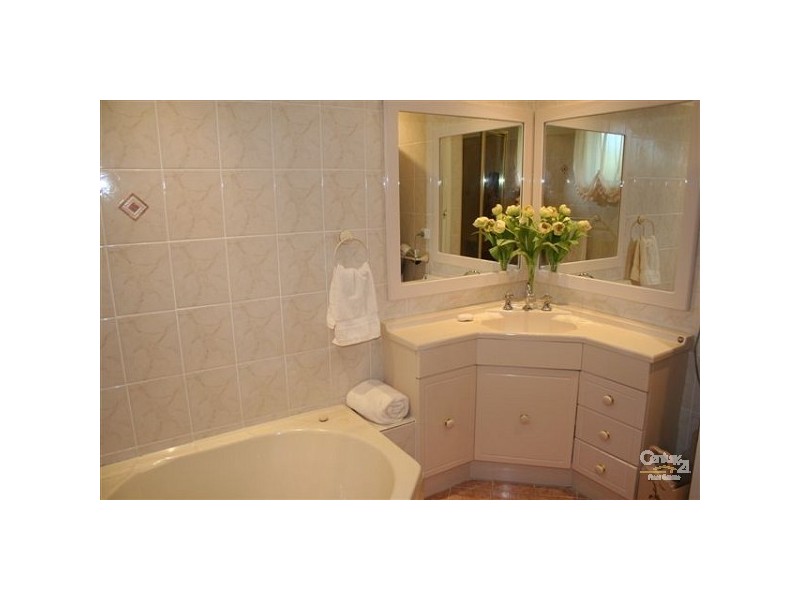 1 Cambridge Avenue, North Rocks NSW 2151