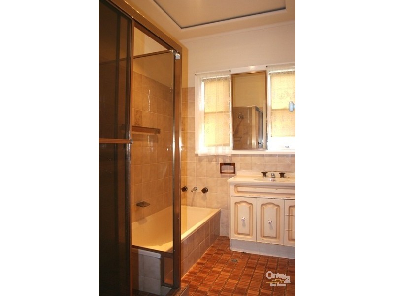 34 Meakin St, Merrylands NSW 2160