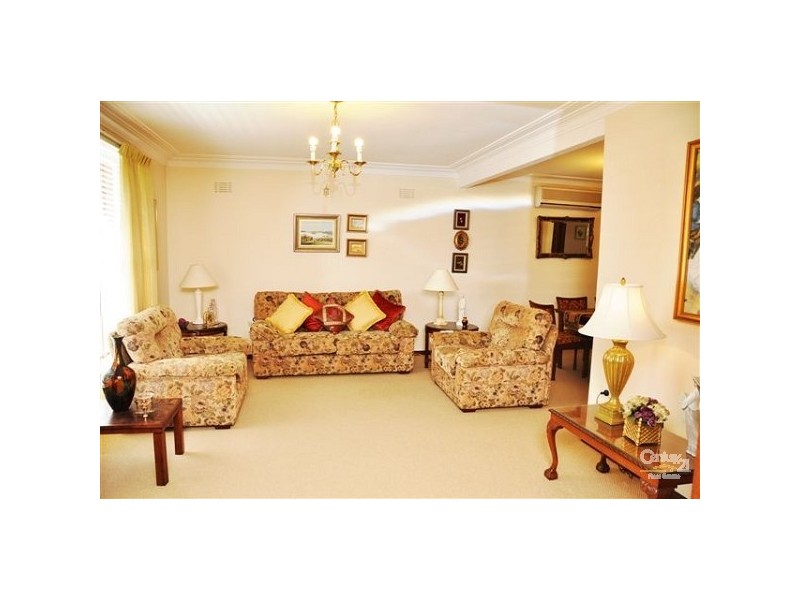 8 Lynden Ave, Carlingford NSW 2118